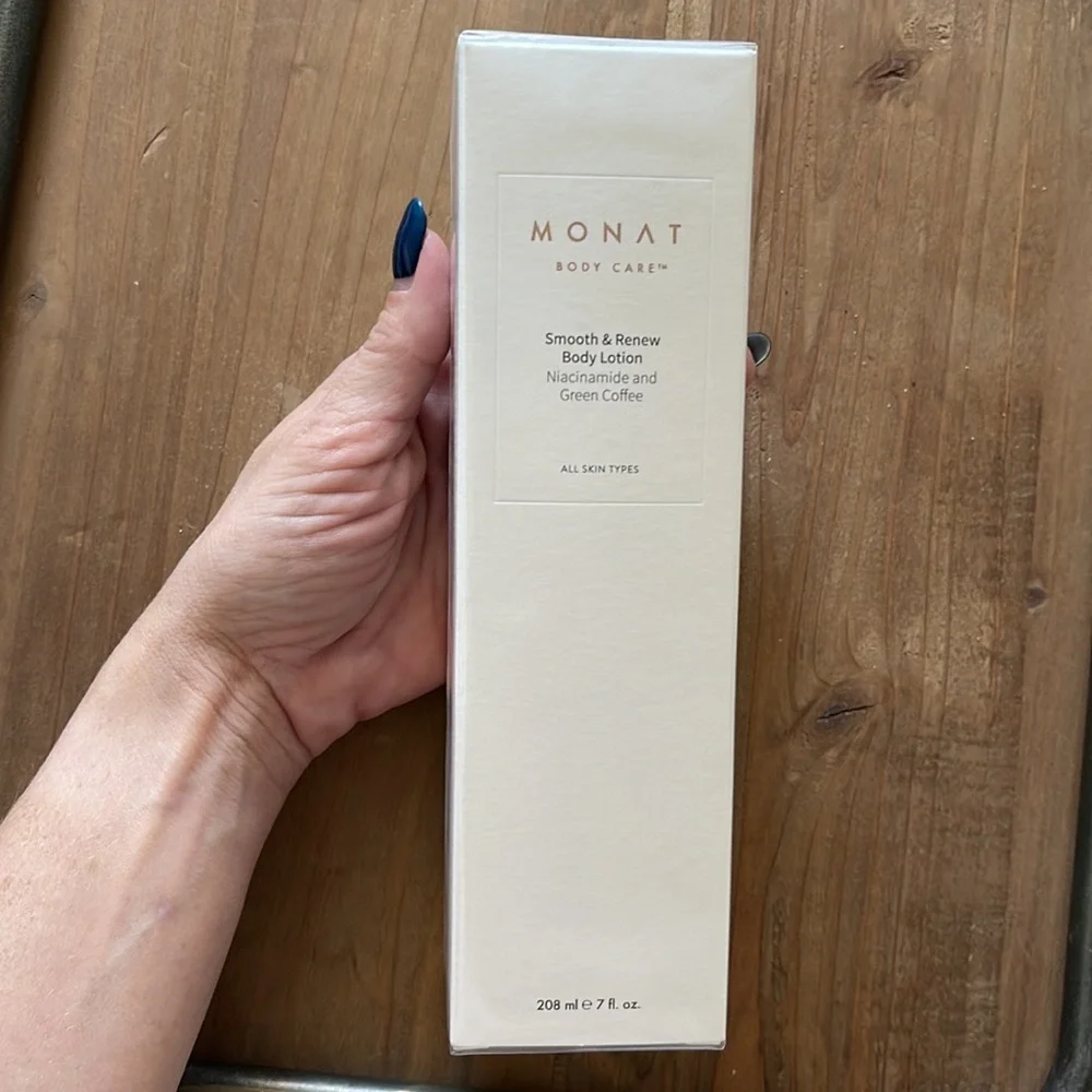 Monat Smooth & Renew Body Lotion - Picture 4 of 5